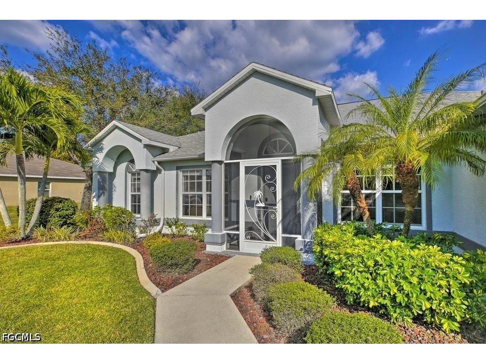 3223 SE Santa Barbara Place Cape Coral FL 33904 2026020277 image1