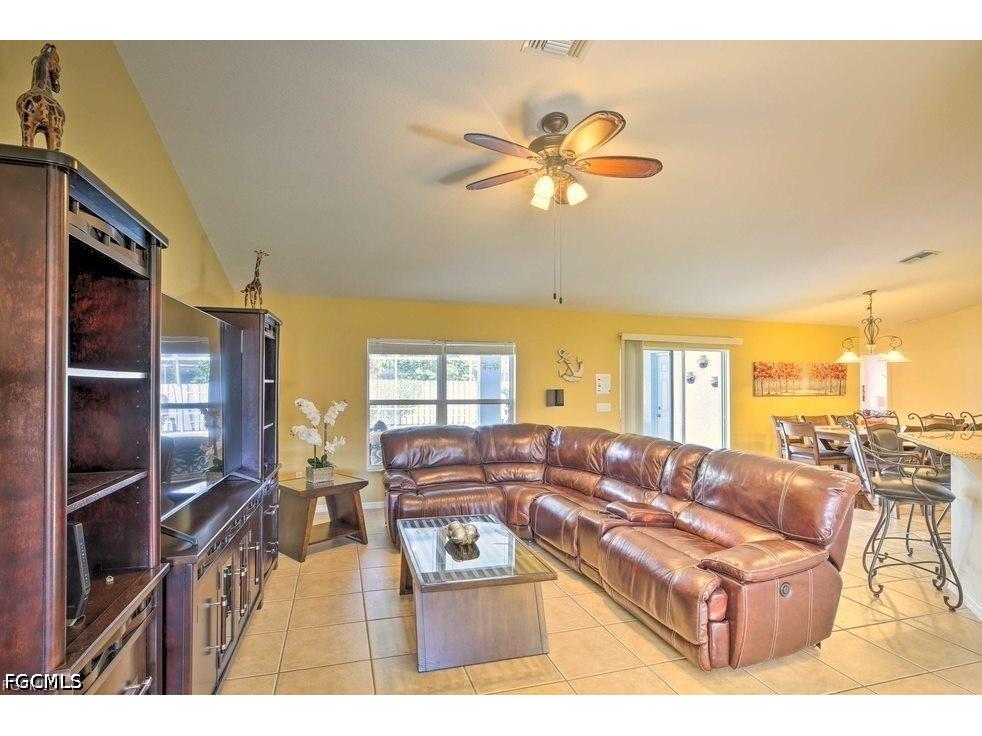 3223 SE Santa Barbara Place Cape Coral FL 33904 2026020277 image3