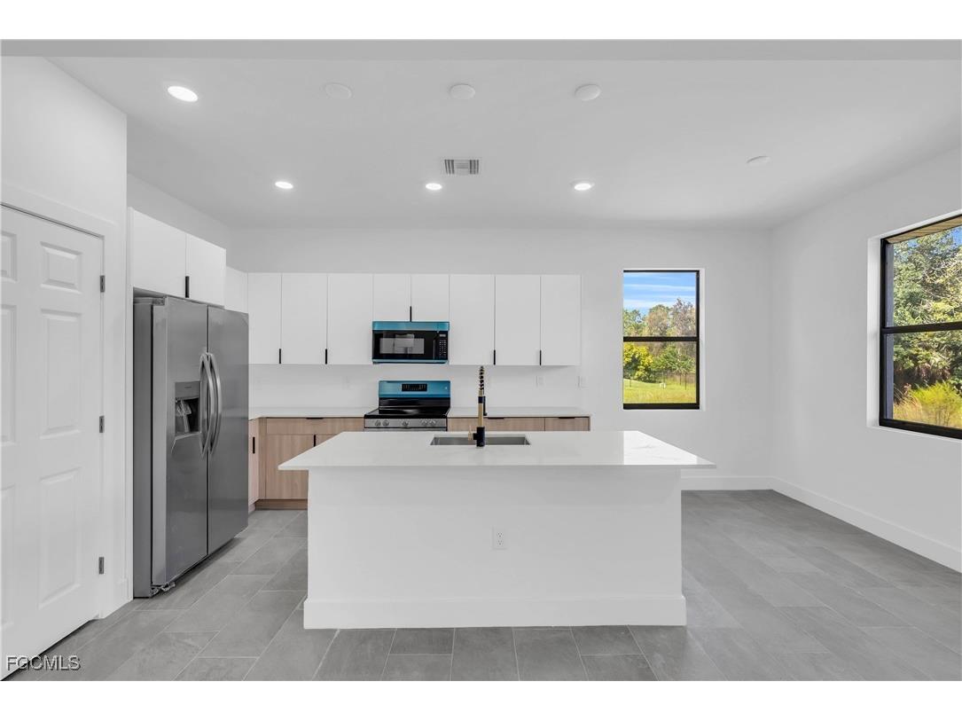 3224 53rd Street W Lehigh Acres FL 33971 2025014325 image5