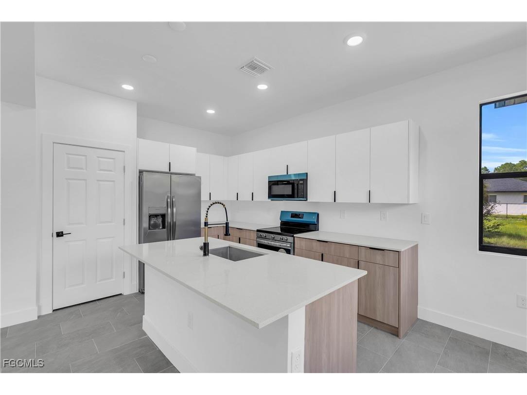 3224 53rd Street W Lehigh Acres FL 33971 2025014325 image6