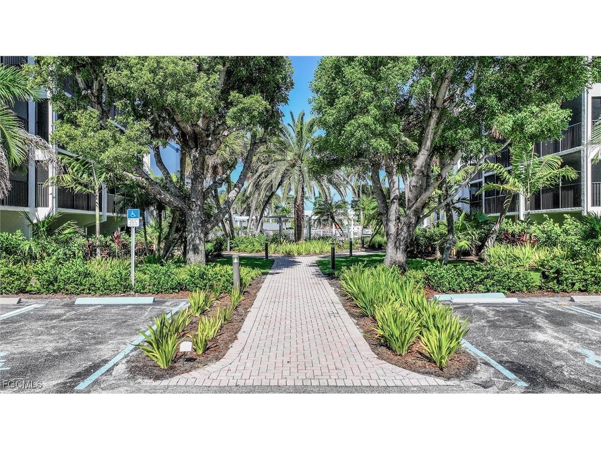 3224 Tennis Villas Captiva FL 33924 2025021070 image1