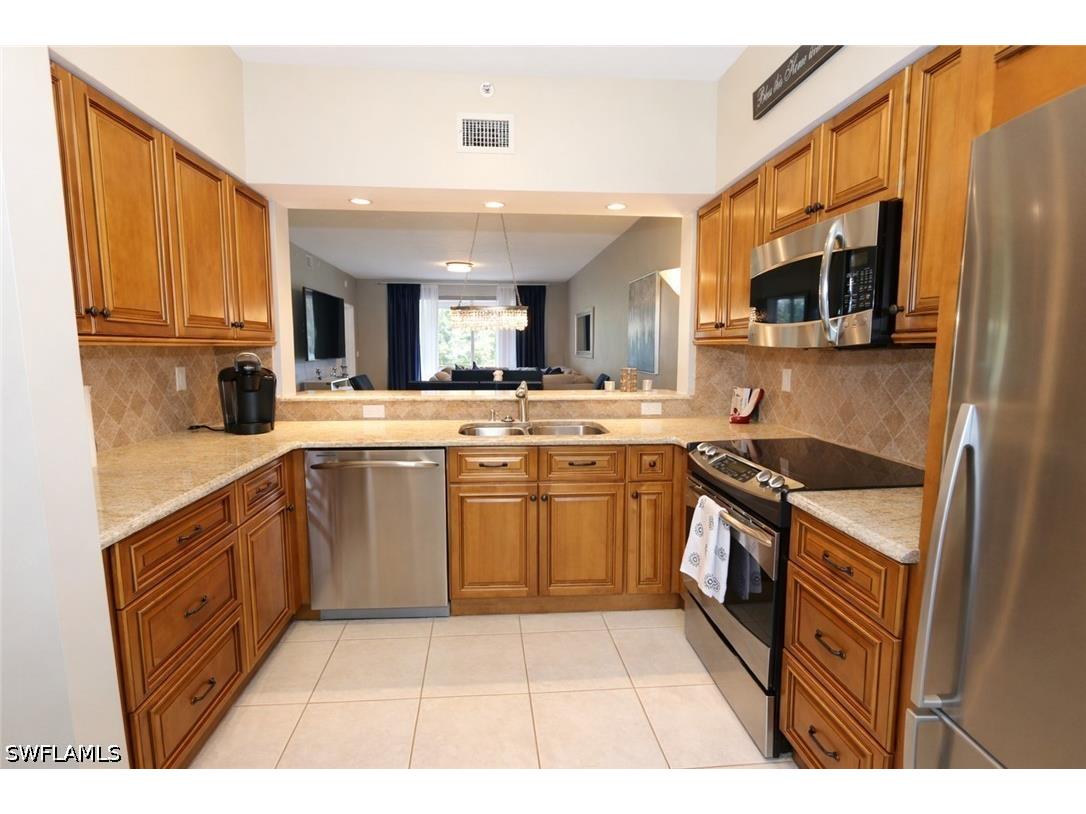 3225 Cypress Glen Way #105 Naples FL 34109 226016455 image11