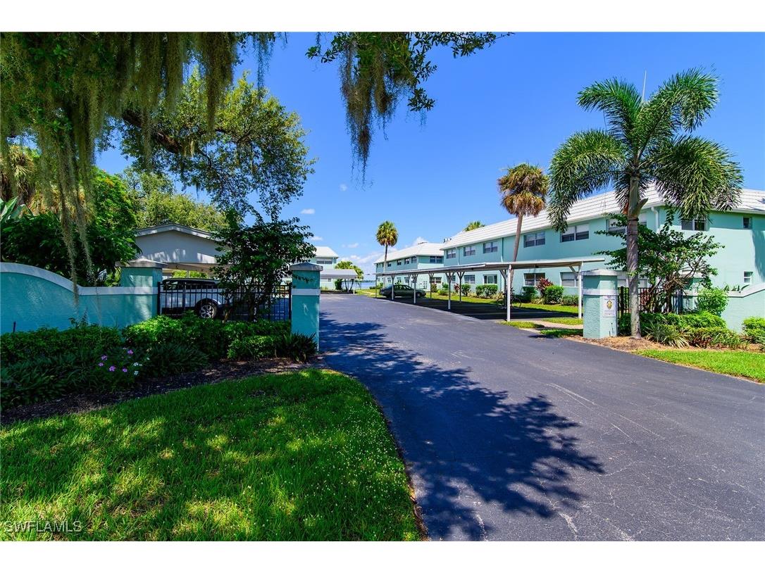 3225 E Riverside Drive Fort Myers FL 33916 225071743 image15