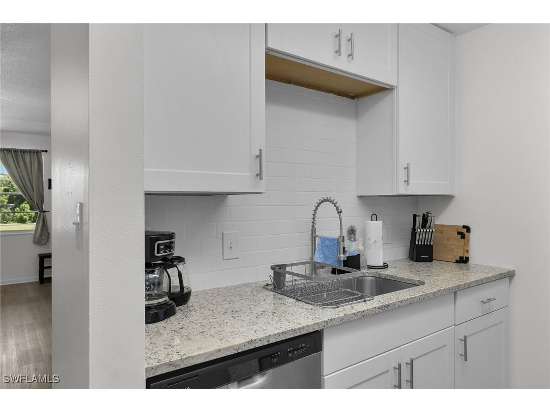 3225 E Riverside Drive Fort Myers FL 33916 225071743 image8