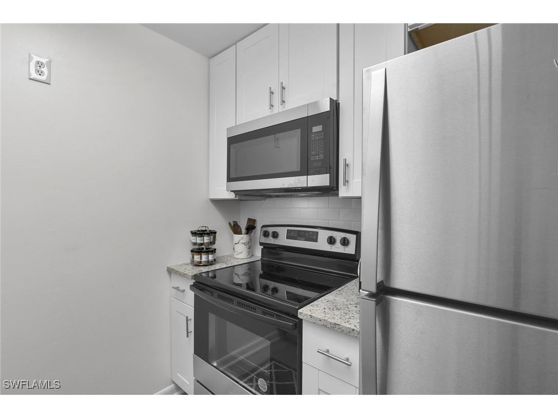 3225 E Riverside Drive Fort Myers FL 33916 225071743 image9