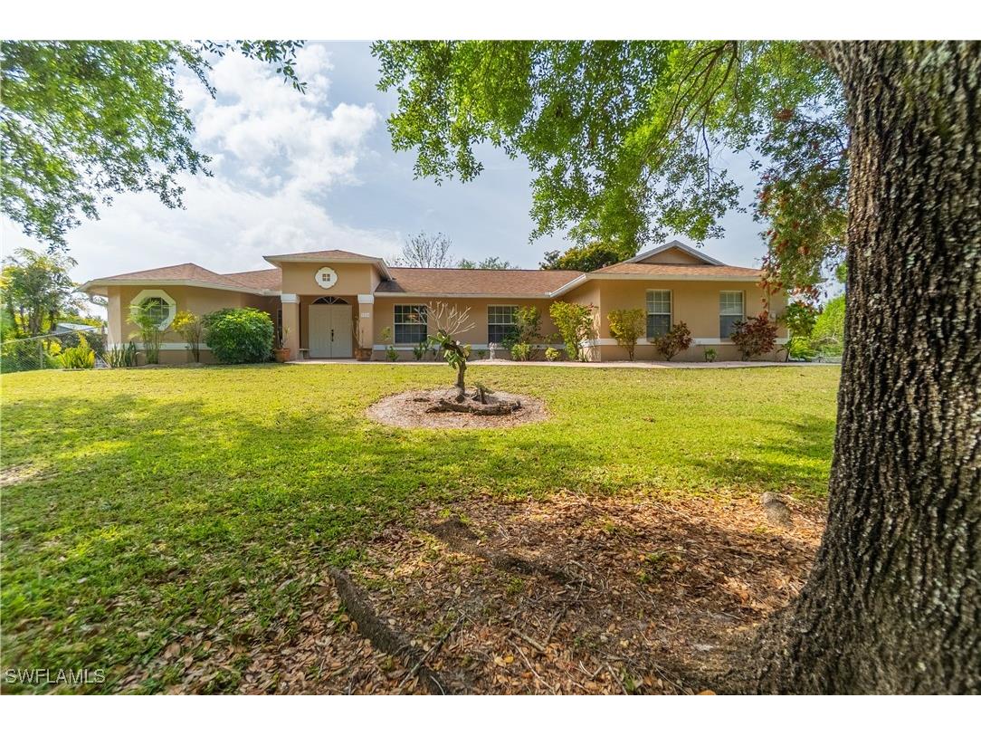 3226 52nd Avenue NE Naples FL 34120 225032502 image1