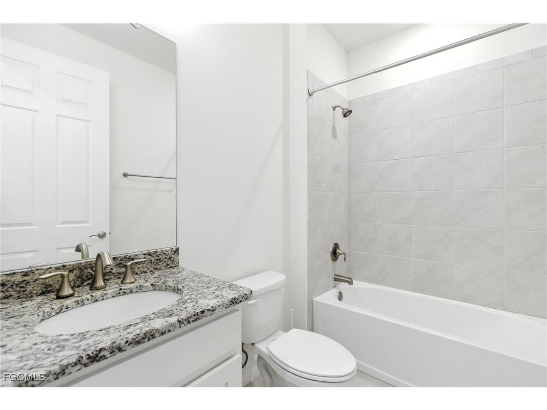 3226 Baravaldo Circle Cape Coral FL 33909 2025009211 image11