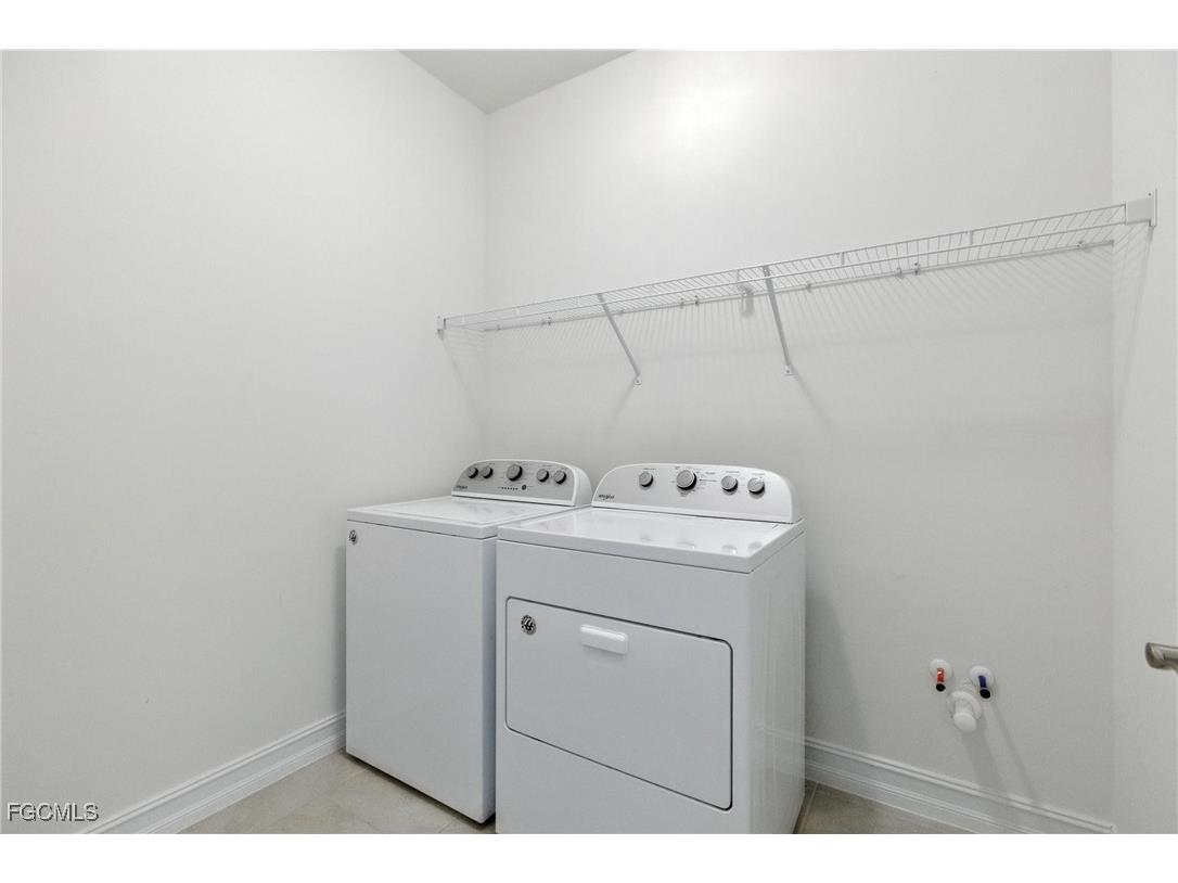 3226 Baravaldo Circle Cape Coral FL 33909 2025009211 image14