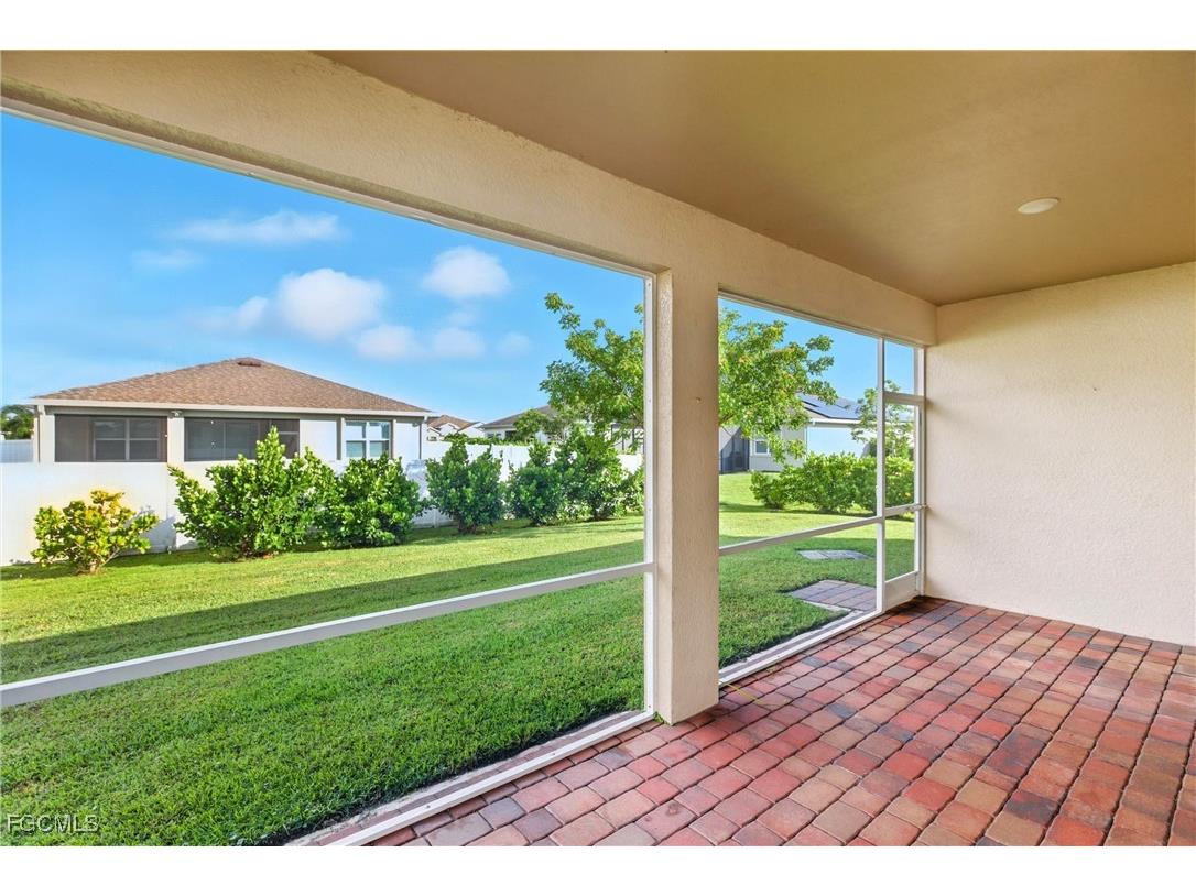 3226 Baravaldo Circle Cape Coral FL 33909 2025009211 image16
