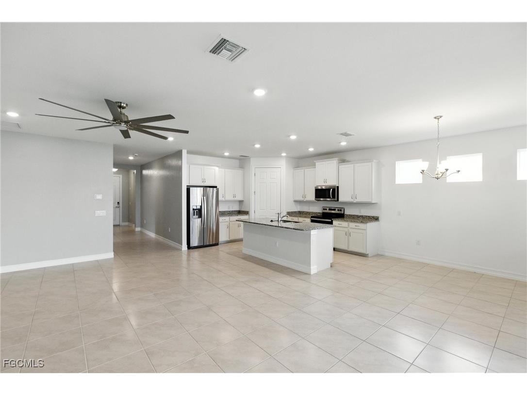 3226 Baravaldo Circle Cape Coral FL 33909 2025009211 image4