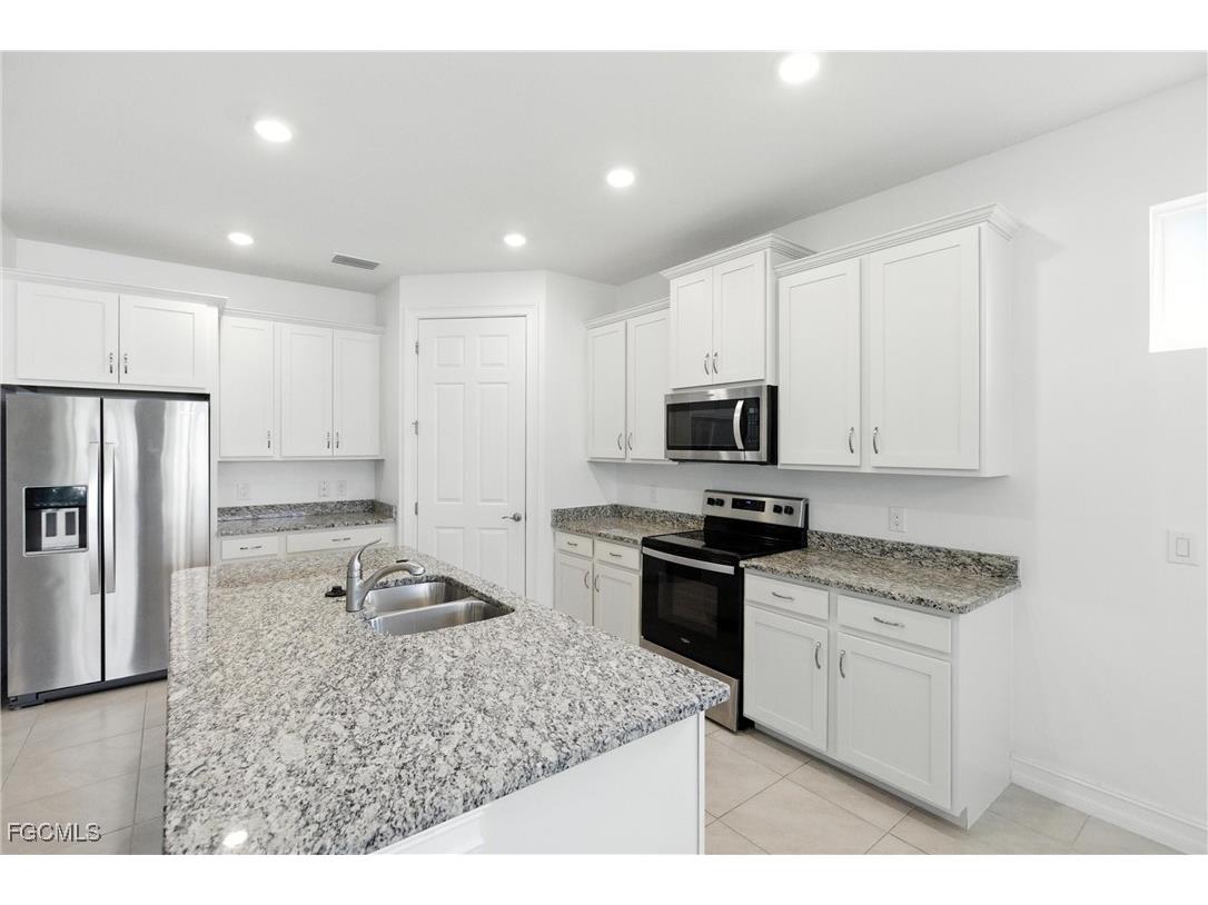 3226 Baravaldo Circle Cape Coral FL 33909 2025009211 image6