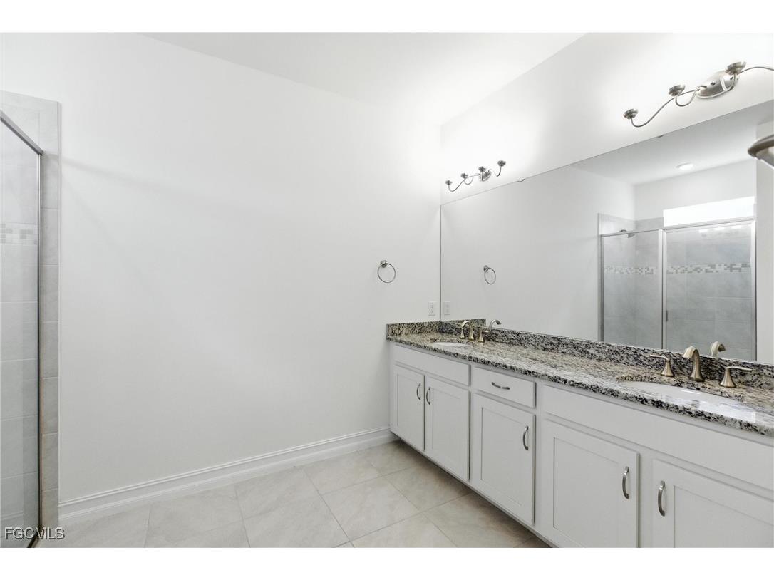 3226 Baravaldo Circle Cape Coral FL 33909 2025009211 image8