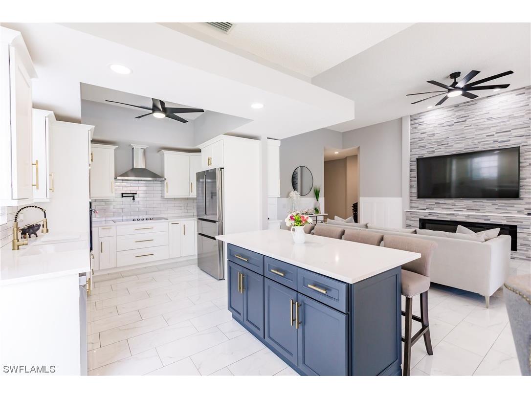 3226 Benicia Court Naples FL 34109 223054908 image1