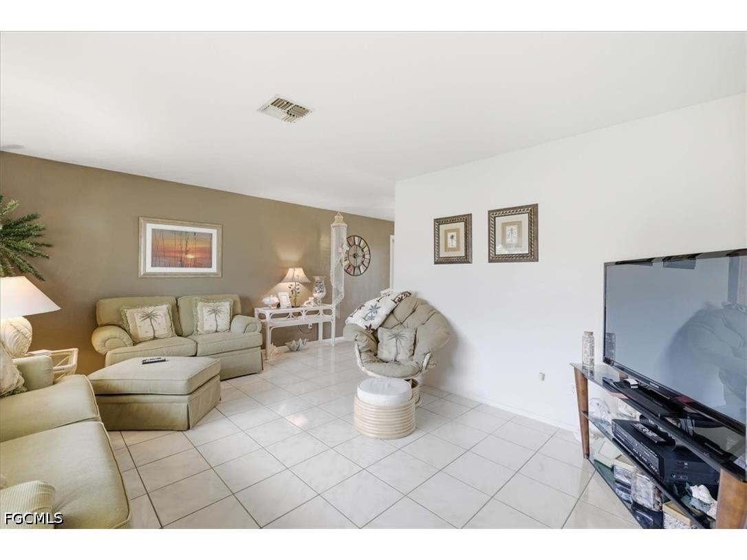 3226 SE 2nd Avenue Cape Coral FL 33904 2026017794 image10