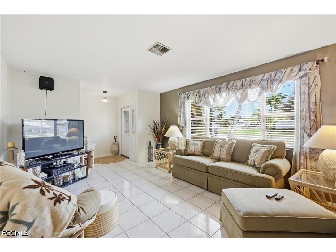 3226 SE 2nd Avenue Cape Coral FL 33904 2026017794 image9