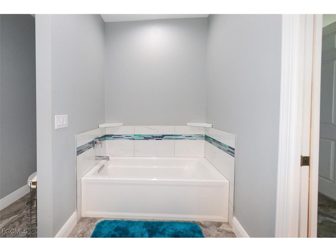 3226 Vera Court Lehigh Acres FL 33976 2025022184 image32