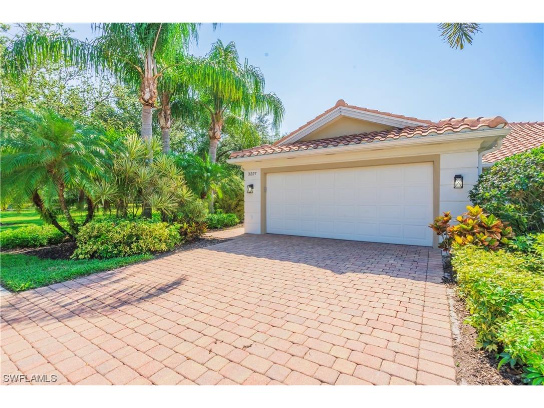 3227 Barbados Lane Naples FL 34119 223035186 image1