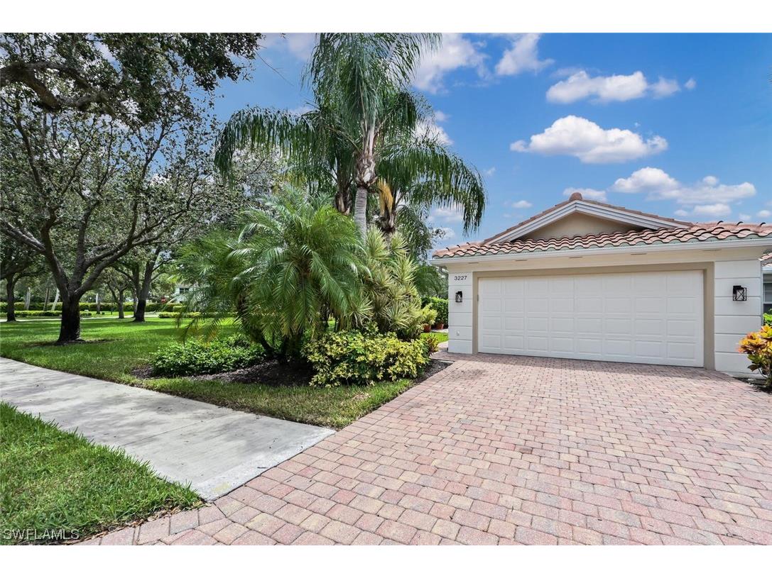 3227 Barbados Lane Naples FL 34119 223046966 image1