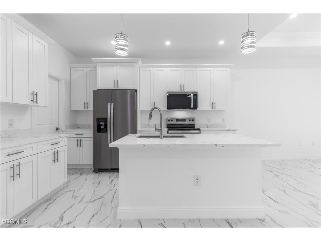 3227 Dale Street Fort Myers FL 33916 2025015075 image18