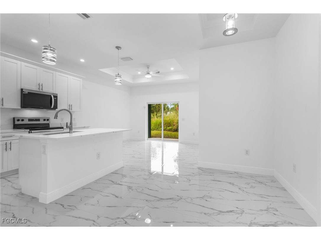 3227 Dale Street Fort Myers FL 33916 2025015075 image20