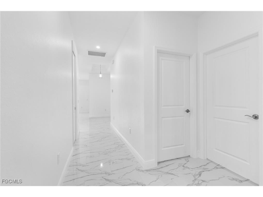 3227 Dale Street Fort Myers FL 33916 2025015075 image32