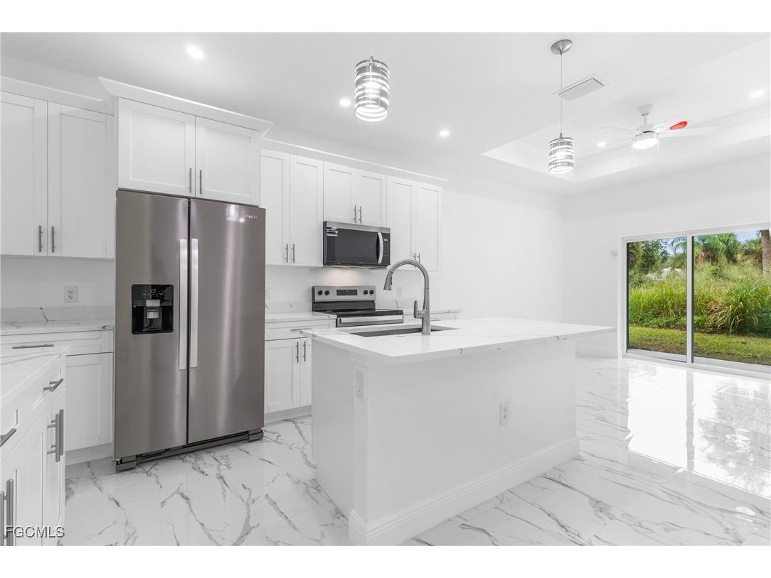 3227 Dale Street Fort Myers FL 33916 2025015075 image5