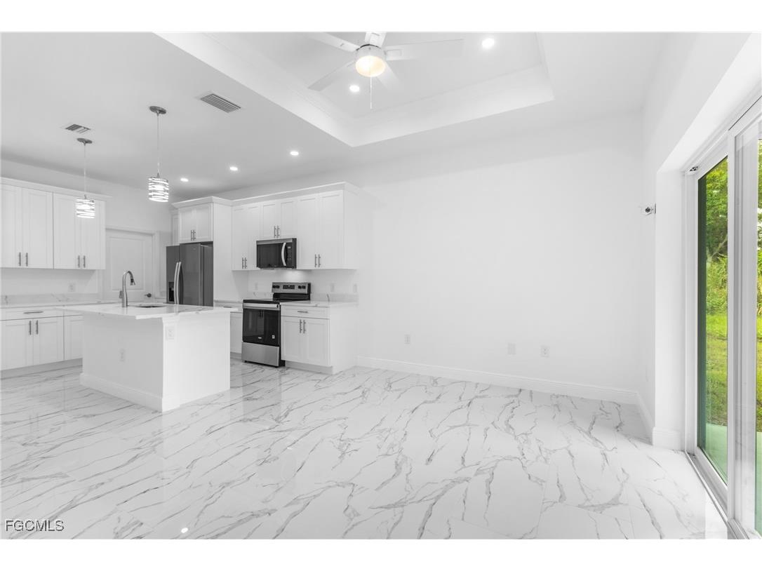 3227 Dale Street Fort Myers FL 33916 2025015075 image8