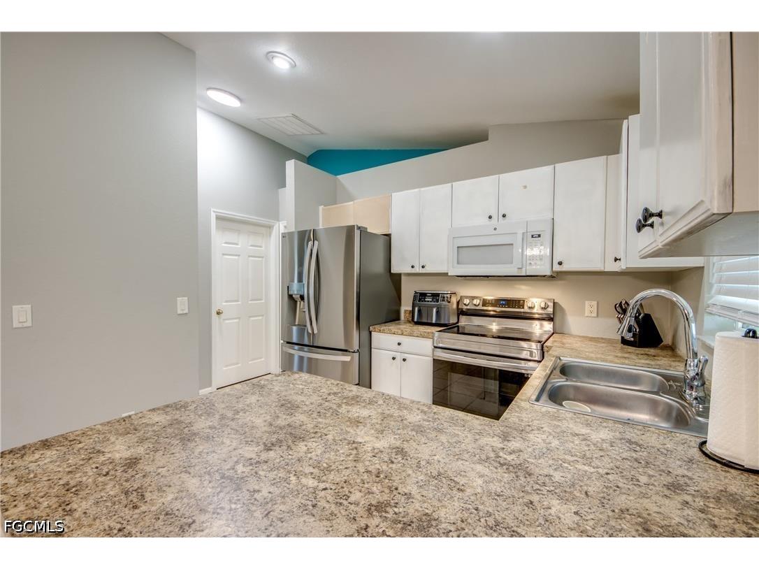 3227 Santa Barbara Boulevard Cape Coral FL 33914 2026026293 image16