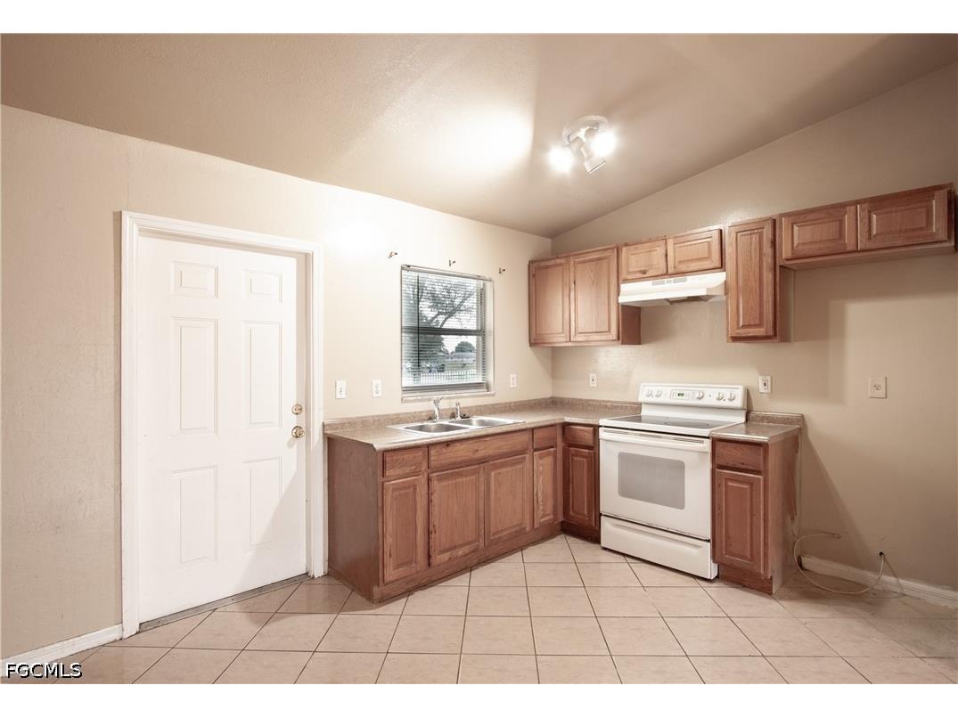 3228 Willin Street Fort Myers FL 33916 2025025349 image6