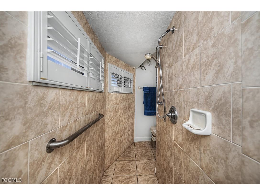 3229 SE 1st Court Cape Coral FL 33904 2026008652 image20