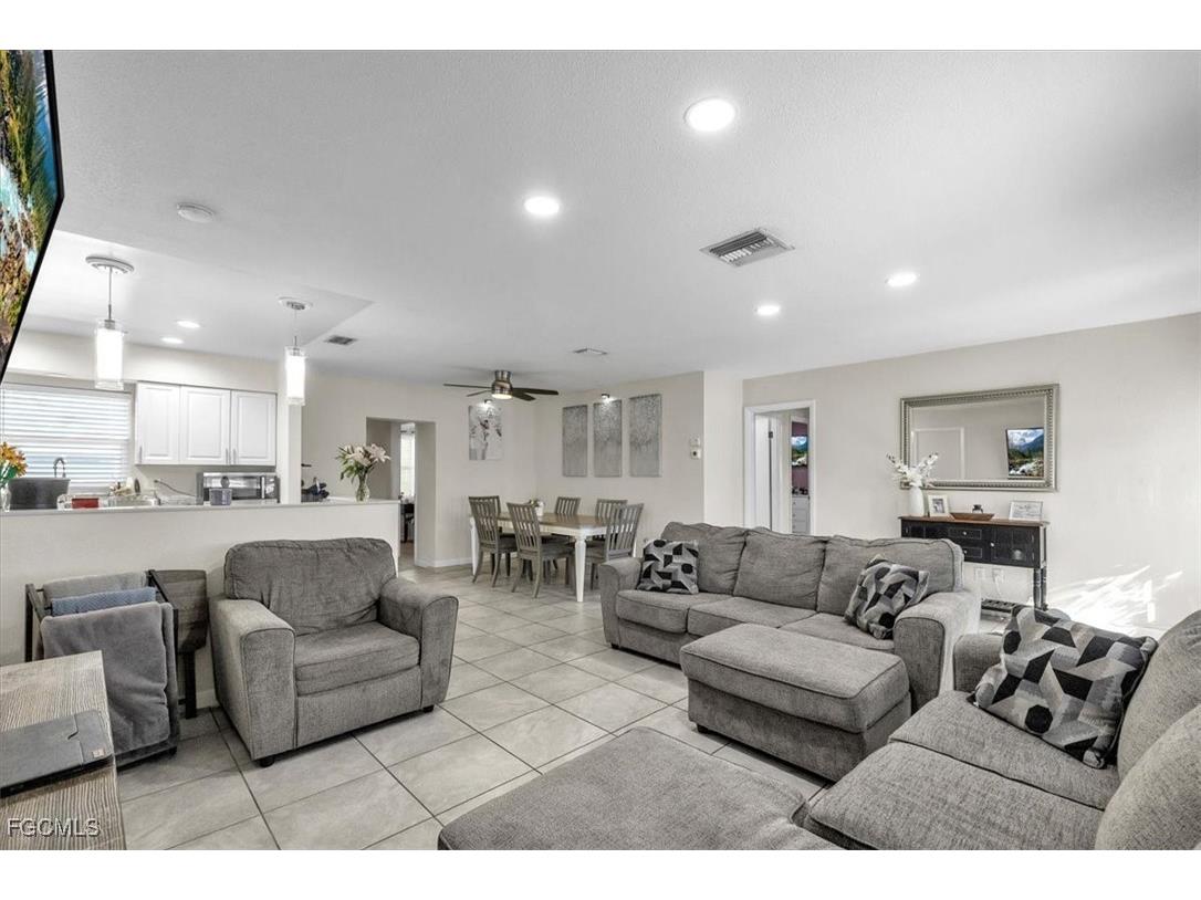 323 Hollywood Street Lehigh Acres FL 33936 2026006049 image5