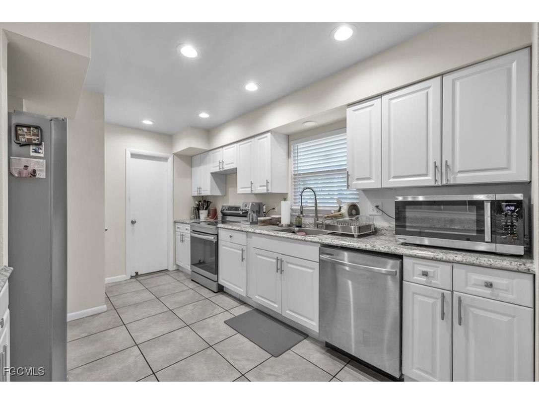 323 Hollywood Street Lehigh Acres FL 33936 2026006049 image9
