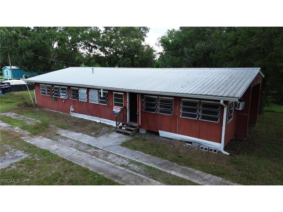 323 Seminole Avenue Palmdale FL 33944 2025012704 image1