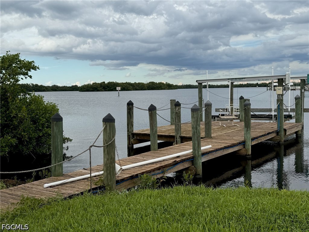 323 Shoreland Drive Fort Myers FL 33905 2026014053 image3