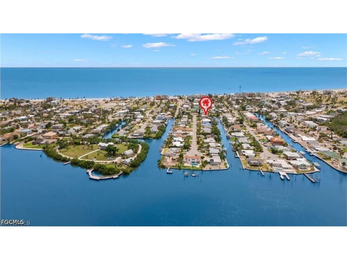 323 Washington Court Fort Myers Beach FL 33931 2026019539 image2