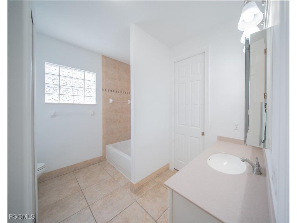 3230 SW 4th Terrace Cape Coral FL 33991 2025014418 image19