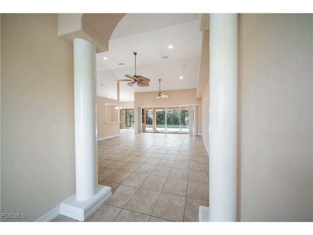 3230 SW 4th Terrace Cape Coral FL 33991 2025014418 image3