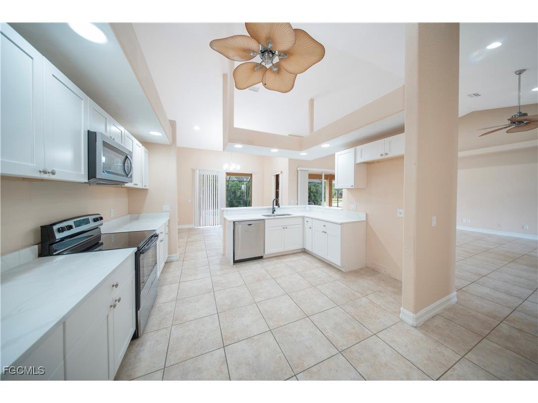 3230 SW 4th Terrace Cape Coral FL 33991 2025014418 image7