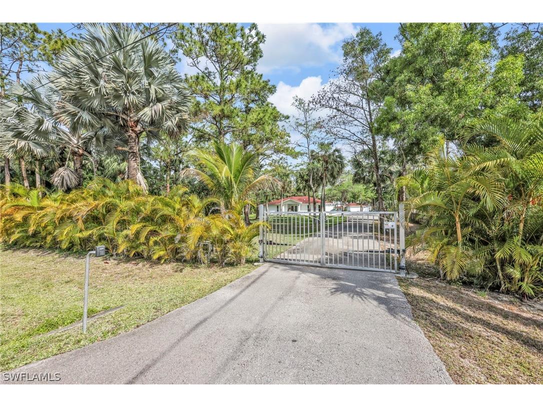 3231 13th Avenue SW Naples FL 34117 226012015 image40