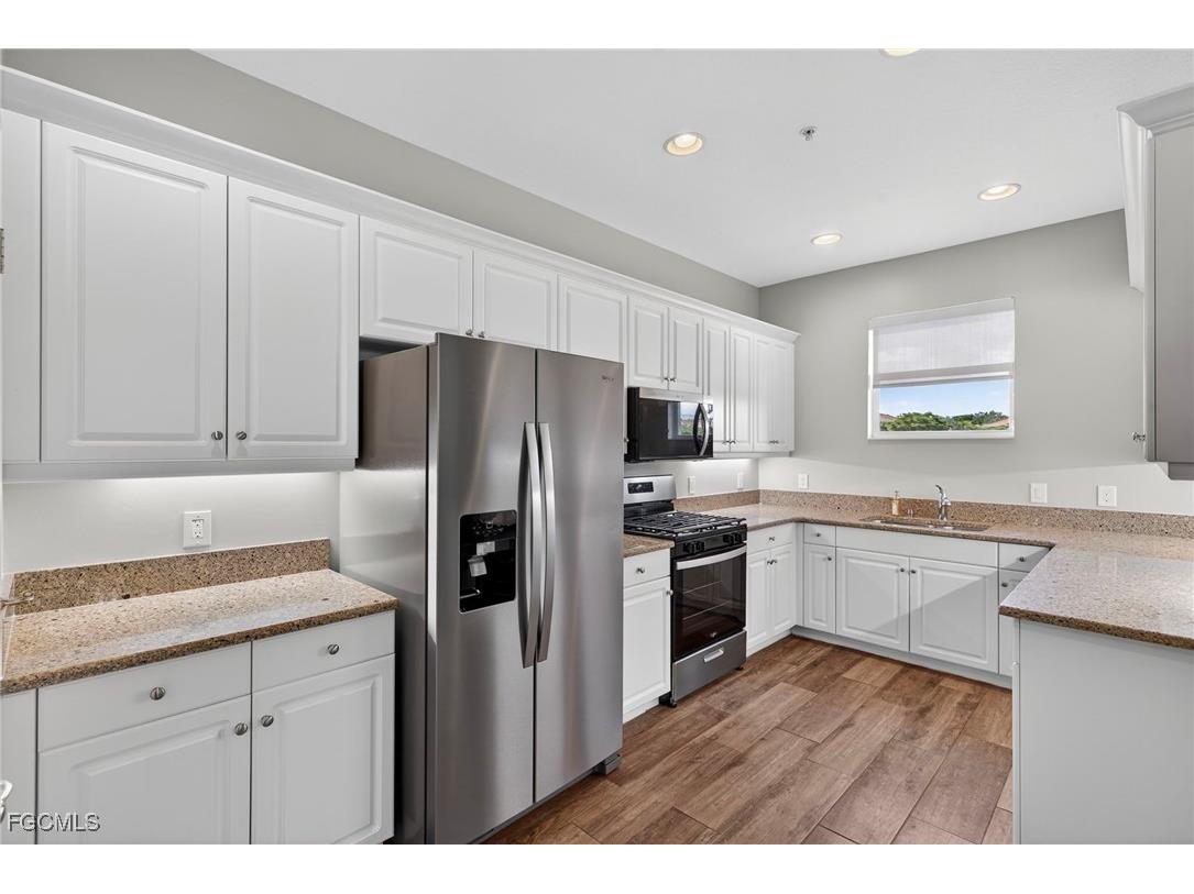 3231 Cottonwood Bend #303 Fort Myers FL 33905 2025010576 image2