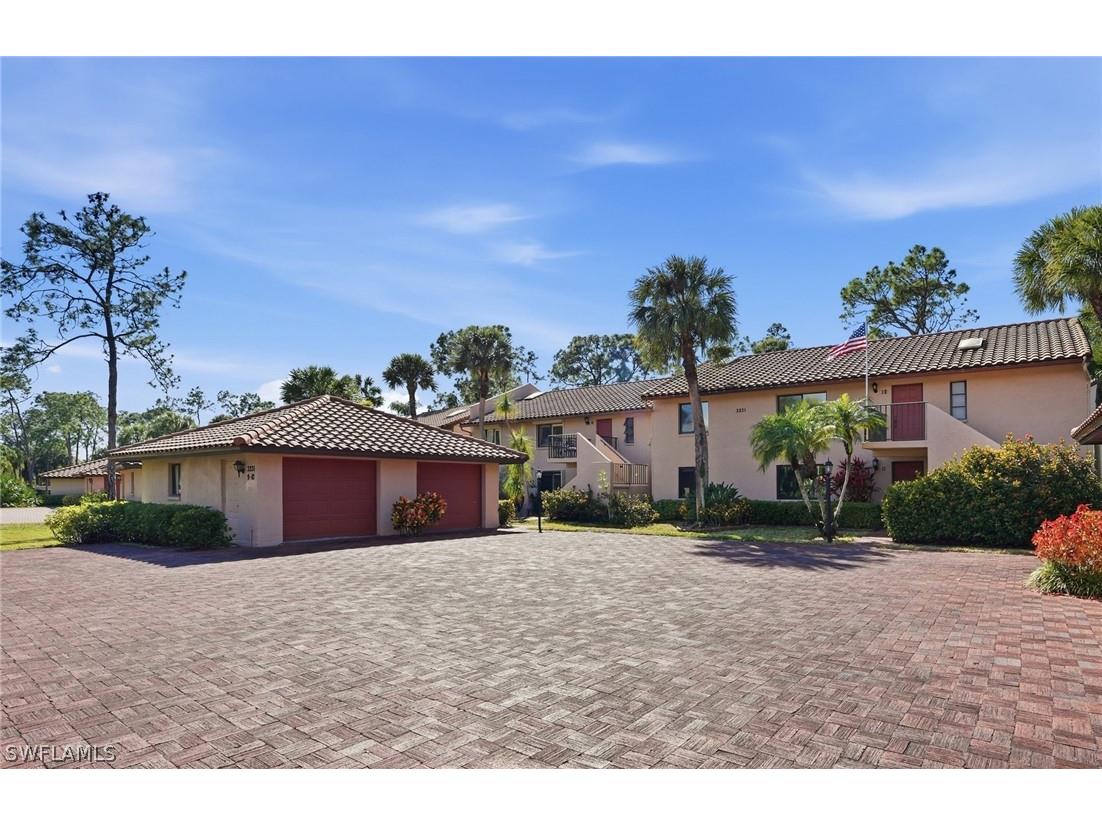3231 Horse Carriage Way #10 Naples FL 34105 226005666 image1