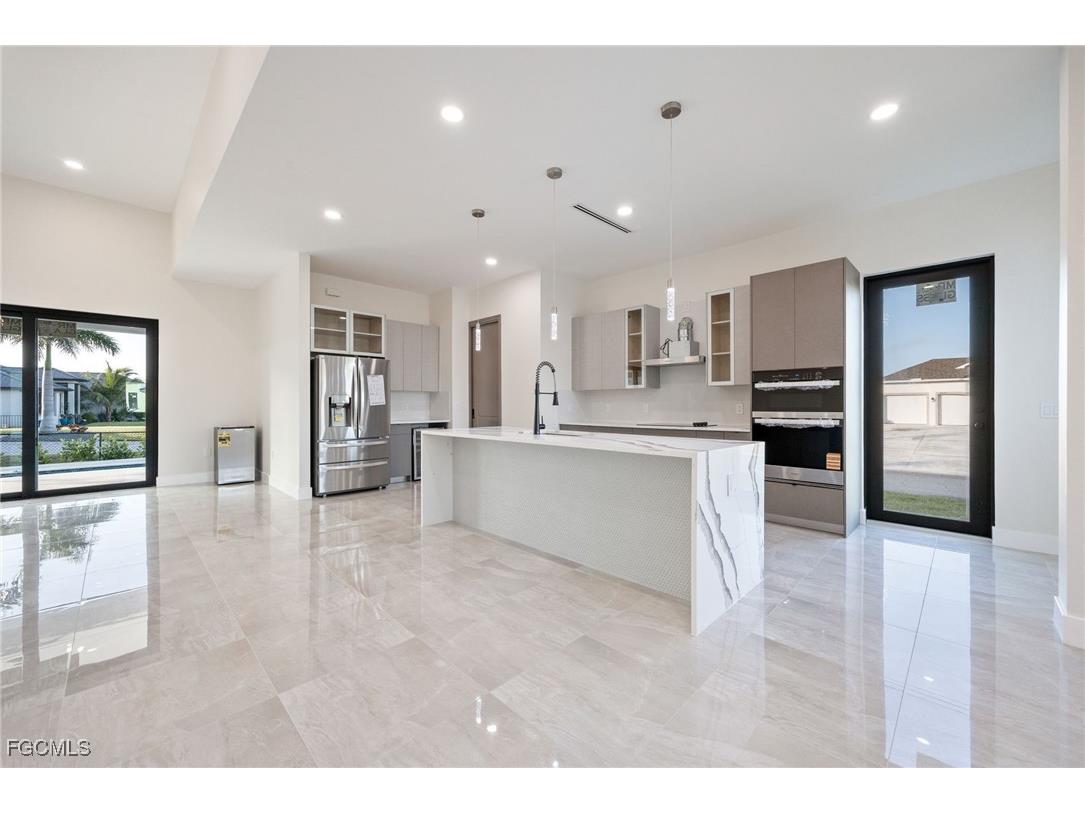 3232 NW 21st Street Cape Coral FL 33993 2025017558 image4