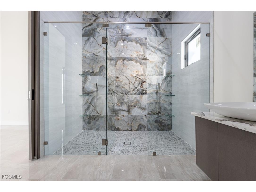 3232 NW 21st Street Cape Coral FL 33993 2025017558 image5