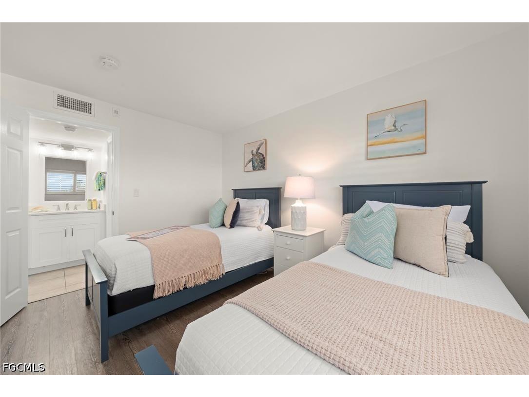 3233 Tennis Villas Captiva FL 33924 2026015776 image18