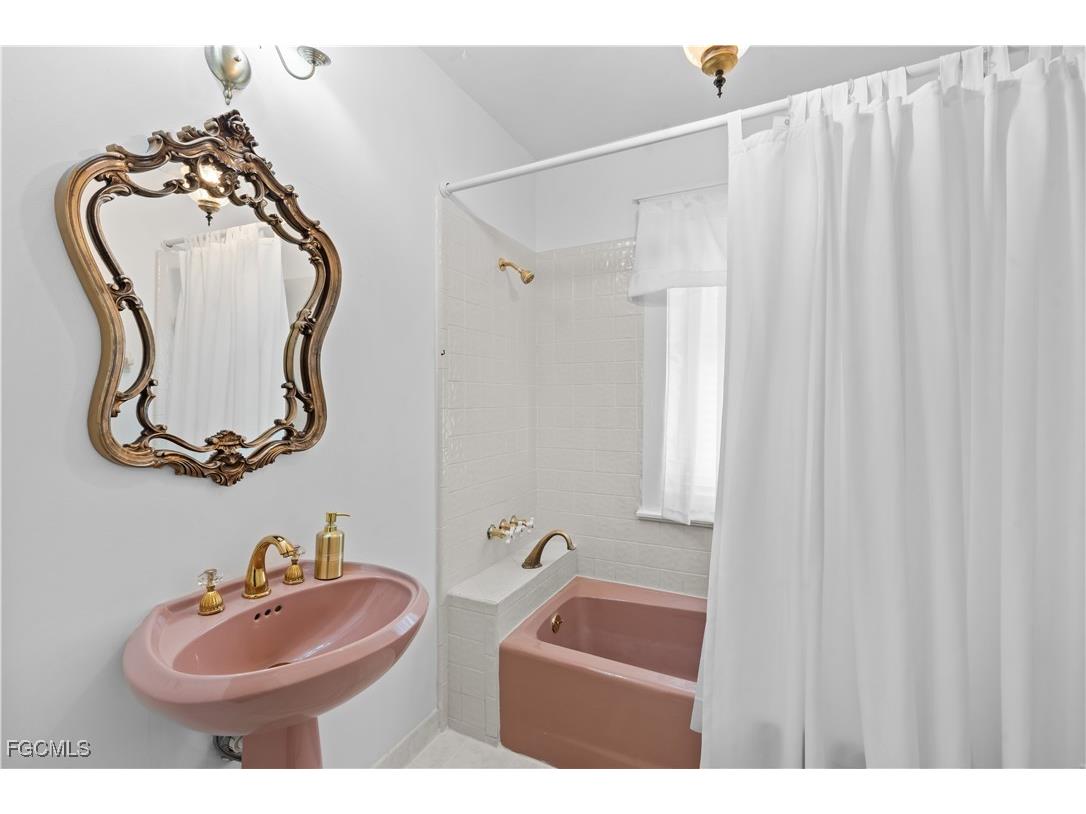 3235 Avocado Drive Fort Myers FL 33901 2025014030 image32