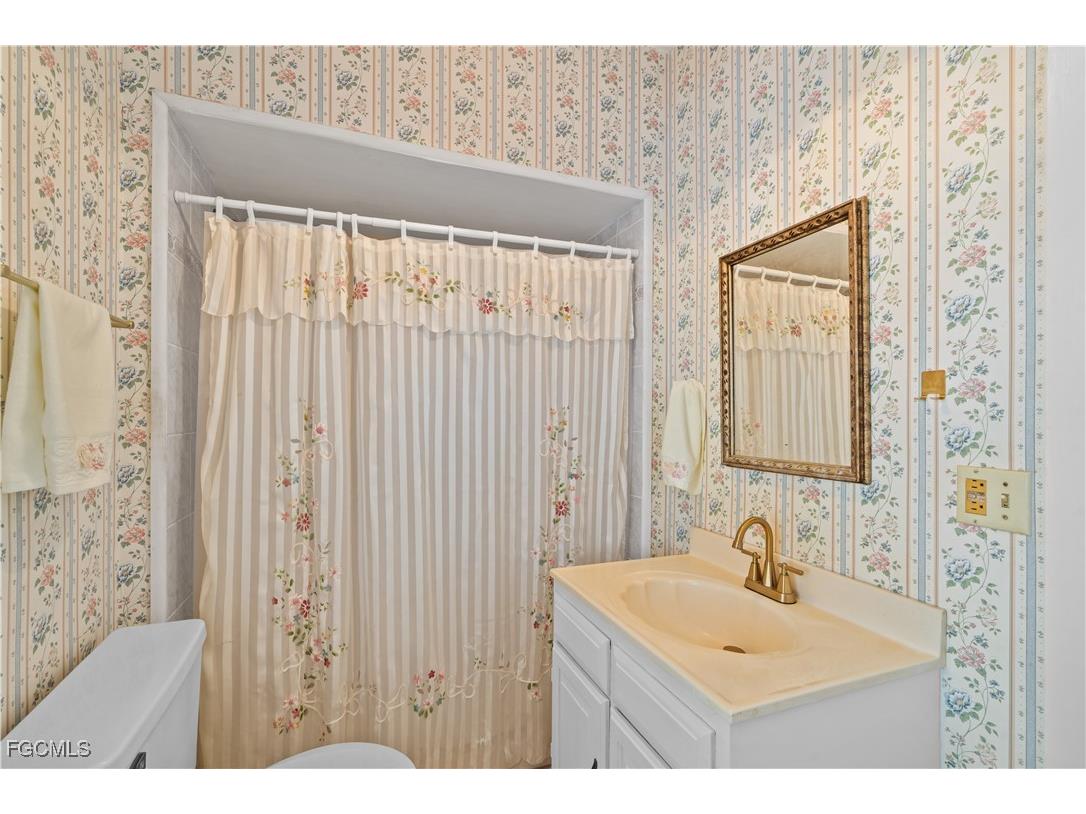 3235 Avocado Drive Fort Myers FL 33901 2025014030 image43