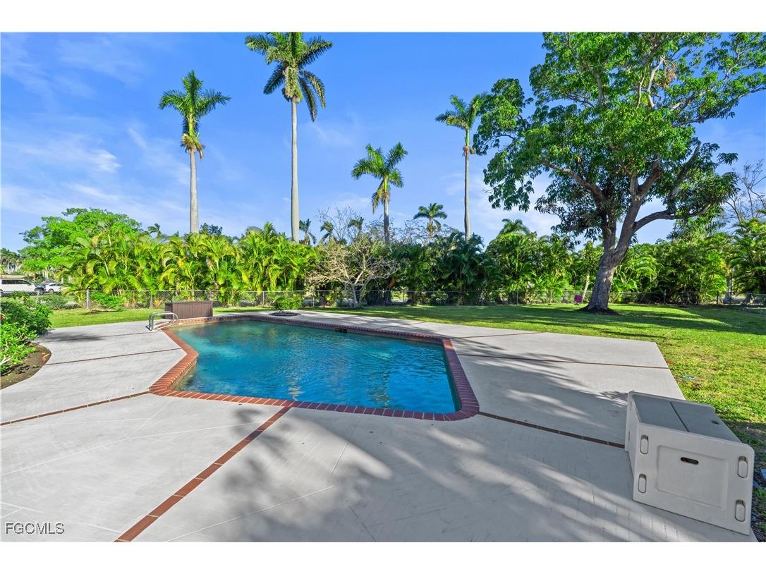 3235 Avocado Drive Fort Myers FL 33901 2025014030 image47