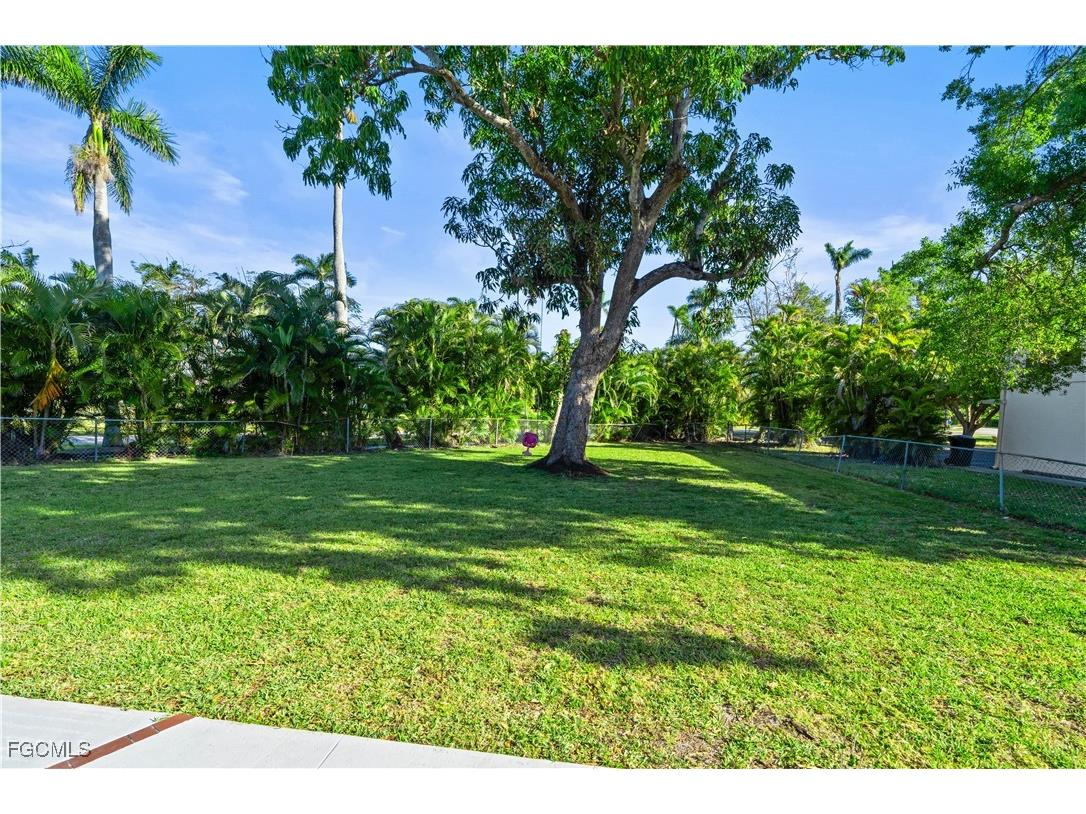 3235 Avocado Drive Fort Myers FL 33901 2025014030 image48