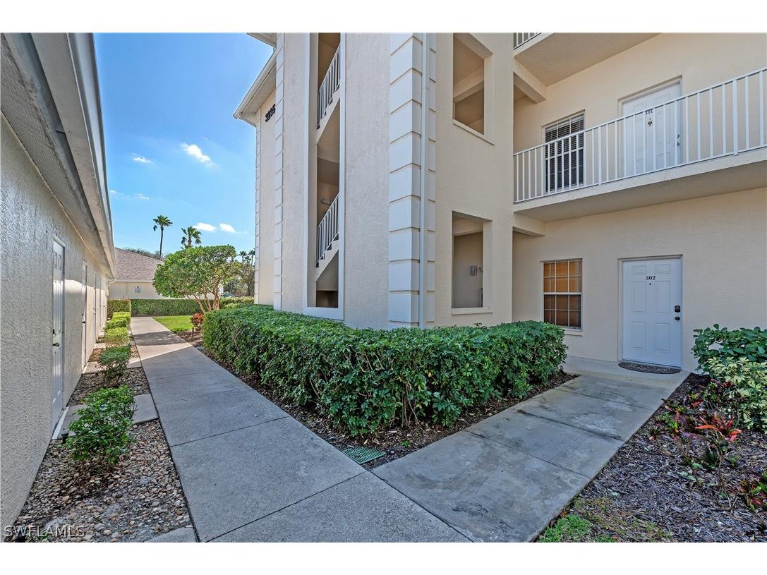 3235 Cypress Glen Way #301 Naples FL 34109 223009262 image1