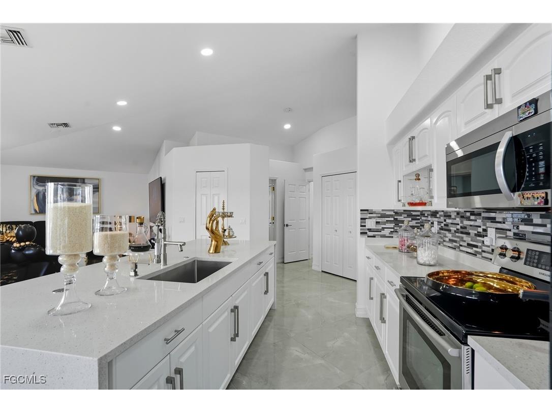 3235 NW 17th Lane Cape Coral FL 33993 2025013261 image20